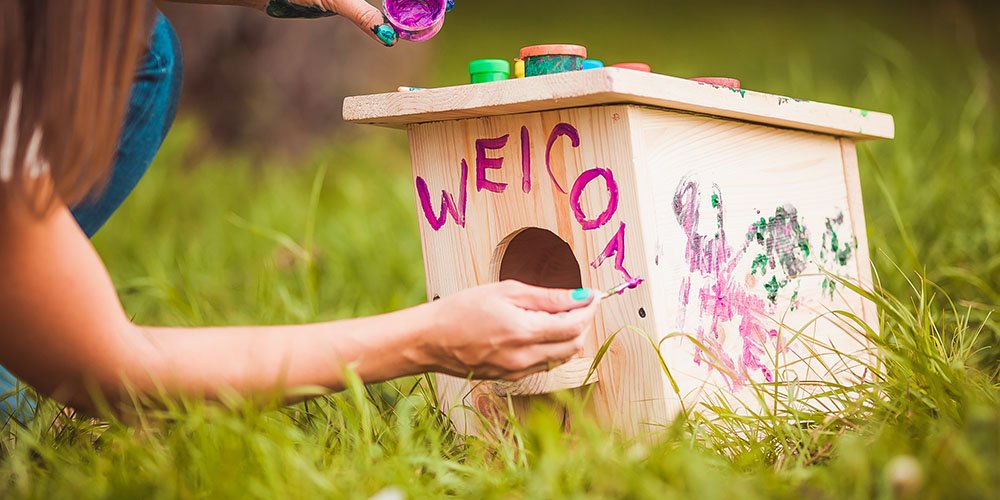 Pine Hills Nursery-Mississippi - Attract Birds to Your Yard With the Kids -child decorating bird house Pine Hills Nursery Events